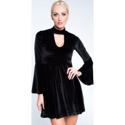 Sukienki: Sukienka sylwestrowa welurowa z chokerem czarna 6573