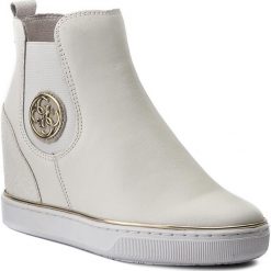 Botki GUESS - Freda FLFRE3 LEA12 WHITE. Białe botki damskie skórzane marki Guess. W wyprzedaży za 339,00 zł.