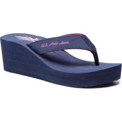 Japonki U.S. POLO ASSN. - Tansy Posh CHANT4199S8/Y1A Dkbl. Niebieskie klapki damskie U.S. Polo Assn., bez wzorów, ze skóry ekologicznej, bez obcasa, na obcasie. W wyprzedaży za 89,00 zł.