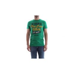 T-shirty z krótkim rękawem Shoeshine E7TU0116. Zielone t-shirty męskie Shoeshine, m, bez wzorów, bez kołnierzyka, krótkie. W wyprzedaży za 105,22 zł.