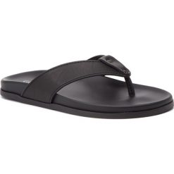 Japonki GUESS - Chriss FM6CHR ELE21 BLACK. Czarne klapki męskie Guess, z aplikacjami, ze skóry ekologicznej. Za 279,00 zł.