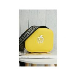 LISTONOSZKA NA SZEROKIM PASKU MANZANA TYPU CHANELKA ŚREDNIA żółta. Żółte listonoszki damskie Manzana, na co dzień, w paski, ze skóry, eleganckie, średnie, bez dodatków. Za 129,00 zł.