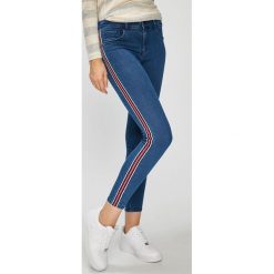 Only - Jeansy. Niebieskie rurki damskie marki ONLY, z elastanu. W wyprzedaży za 119,90 zł.