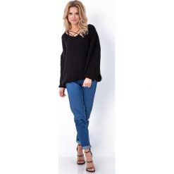 Sweter neonowy odsłaniający ramiona - czarny, s/m. Czarne swetry damskie e-margeritka.pl, s, bez wzorów, ze splotem, bez rękawów, bez kaptura. Za 129,99 zł.