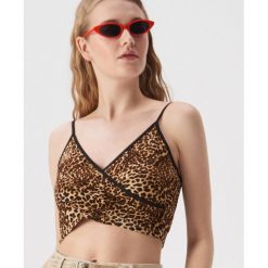 Kopertowy top w panterkę - Wielobarwny. Szare topy damskie Sinsay, s, bez wzorów, bez kołnierzyka. Za 29,99 zł.
