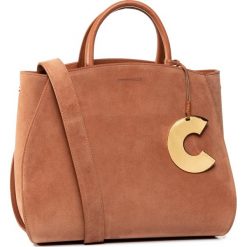 Torebka COCCINELLE - FLB Concrete Suede E1 FLB 18 01 01 Tan W09. Pomarańczowe torebki klasyczne damskie Coccinelle, bez wzorów, ze skóry, klasyczne, na ramię, bez dodatków. W wyprzedaży za 819,00 zł.