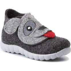 Kapcie SUPERFIT - 5-00295-00 M Schwarz. Szare sandały chłopięce Superfit, z tworzywa sztucznego, bez zapięcia. W wyprzedaży za 119,00 zł.