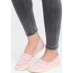 Różowe Espadryle No Secrets. Różowe espadryle damskie Born2be, bez wzorów, bez obcasa, na płaskiej podeszwie. Za 29,99 zł.