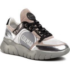 Sneakersy COLMAR - Supreme Diana 315 White/Gray/Black. Białe półbuty damskie Colmar, bez wzorów, z zamszu, bez obcasa, na płaskiej podeszwie, bez zapięcia. W wyprzedaży za 519,00 zł.