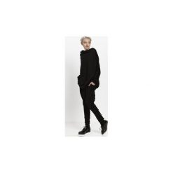 Spodnie dresowe w pomponiki. Czarne bluzy damskie Girl Little Boy, s, z dresówki, z obniżonym stanem. Za 320,00 zł.