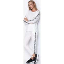 Biały Komplet Dresowy My Loved One. Białe spodnie dresowe damskie Born2be, s, z napisami, z dresówki. Za 44,99 zł.
