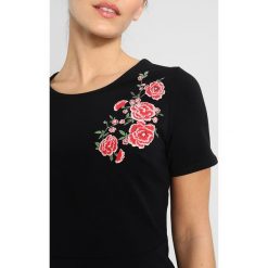 Sukienki: Dorothy Perkins Petite EMBROIDERED FIT AND FLARE DRESS Sukienka z dżerseju black