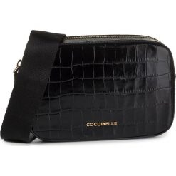 Torebka COCCINELLE - EV3 Mini Bag E5 EV3 55 I1 09 Noir 001. Czarne listonoszki damskie Coccinelle, bez wzorów, ze skóry, bez dodatków. Za 849,00 zł.