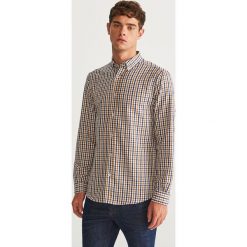 Koszula w kratkę regular fit - Brązowy. Pomarańczowe koszule męskie marki Reserved, s, w kratkę. Za 99,99 zł.
