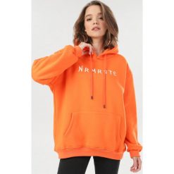 Pomarańczowa Bluza Iphisnore. Pomarańczowe bluzy damskie Born2be, s, bez wzorów, bez rękawów, z kapturem. Za 89,99 zł.