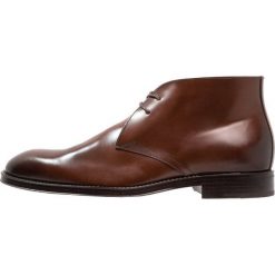 KIOMI Eleganckie buty cognac. Brązowe buty wizytowe męskie KIOMI, z materiału, na sznurówki. Za 419,00 zł.