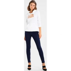 Bluzy rozpinane damskie: Napapijri BACAU Bluza z kapturem bright white