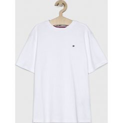 Tommy Hilfiger - T-shirt dziecięcy 128-176 cm. Czerwone t-shirty chłopięce TOMMY HILFIGER, z nadrukiem, z bawełny, bez rękawów. W wyprzedaży za 119,90 zł.