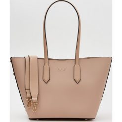 Torebka shopper z dodatkową mini torebką - Kremowy. Białe torby damskie na zakupy Mohito, bez wzorów, bez dodatków. Za 119,99 zł.