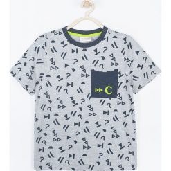 Coccodrillo - T-shirt dziecięcy 128-164 cm. Szare t-shirty chłopięce COCCODRILLO, z nadrukiem, z dzianiny, bez rękawów. W wyprzedaży za 19,90 zł.