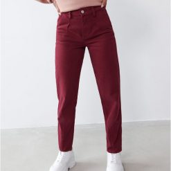 Jeansy baggy high waist -. Jeansy damskie Sinsay, bez wzorów, z jeansu, z podwyższonym stanem. Za 69,99 zł.