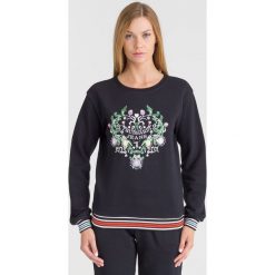 CZARNA BLUZA TRUSSARDI JEANS. Czarne bluzy damskie Trussardi Jeans, s, z haftami, z jeansu, bez rękawów, bez kaptura. Za 149,50 zł.