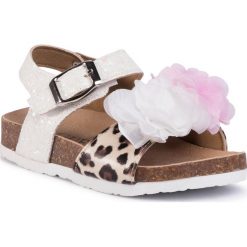 Sandały GUESS - Spohie FI6SOP FAM03 100H. Białe sandały dziewczęce Guess, ze skóry ekologicznej, bez zapięcia. Za 259,00 zł.