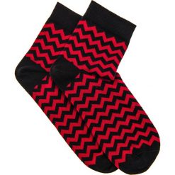 SKARPETY MĘSKIE WE WZORY U11 - CZERWONE. Czerwone skarpetki męskie Ombre Clothing, z bawełny. Za 7,99 zł.