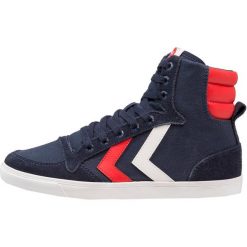 Hummel SLIMMER STADIL Tenisówki i Trampki wysokie peacoat. Niebieskie trampki męskie marki Hummel, ze skóry. Za 269,00 zł.