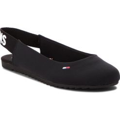 Sandały TOMMY JEANS - Sporty Sling Back Ballerina EN0EN00163 Black 990. Czarne klapki damskie Tommy Jeans, bez wzorów, z jeansu, bez obcasa. W wyprzedaży za 199,00 zł.