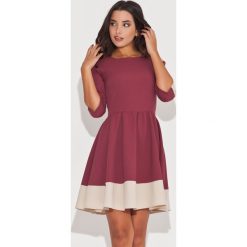 Elegancka Bordowa Sukienka z Rękawem 3/4 z Kolorowymi Lamówkami. Czerwone sukienki damskie Molly.pl, do pracy, s, bez wzorów, z tkaniny, eleganckie, z kontrastowym kołnierzykiem, bez rękawów, rozkloszowane. Za 139,00 zł.