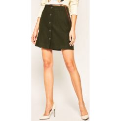 Spódnica trapezowa TOMMY HILFIGER Luitgrad WW0WW26529. Zielone spódniczki damskie TOMMY HILFIGER, bez wzorów, z poliesteru, mini, trapezowe. W wyprzedaży za 379,00 zł.
