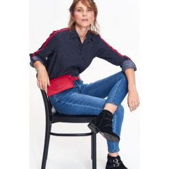Spodnie jeansowe damskie. Niebieskie spodnie damskie Top Secret, z jeansu. W wyprzedaży za 59,99 zł.