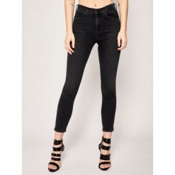 Jeansy Skinny Fit Wrangler Body Bespoke W27HJK45A. Czarne jeansy damskie Wrangler, bez wzorów, z elastanu. W wyprzedaży za 239,00 zł.