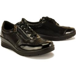 COMFORTABEL 951169-1 schwarz, półbuty damskie. Koturny damskie Comfortabel, bez wzorów, bez obcasa, na koturnie, na zamek. Za 349,90 zł.