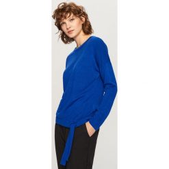 Sweter z wiązaniem na dole - Niebieski. Niebieskie swetry klasyczne damskie Reserved, l. Za 49,99 zł.