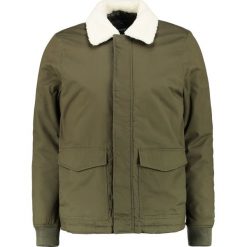 Kurtki męskie bomber: Burton Menswear London BORG Kurtka przejściowa oliv