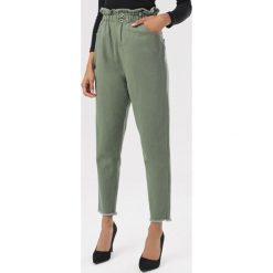 Khaki Spodnie Paper Bag Periris. Brązowe spodnie damskie Born2be, s. Za 159,99 zł.