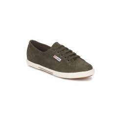 Buty Superga 2950. Zielone trampki i tenisówki damskie Superga, bez wzorów, bez zapięcia. Za 307,30 zł.