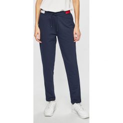 Tommy Hilfiger - Spodnie. Szare spodnie damskie TOMMY HILFIGER, s, bez wzorów, z bawełny, casualowe. W wyprzedaży za 249,90 zł.