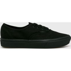 Vans - Tenisówki. Czarne trampki i tenisówki damskie Vans, bez wzorów, z gumy, na sznurówki. W wyprzedaży za 259,90 zł.