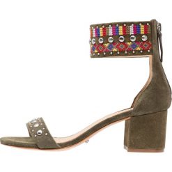 Rzymianki damskie: Schutz Sandały z cholewką dark olive