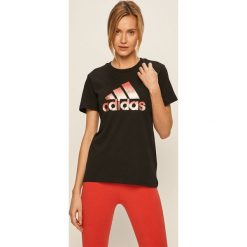 Adidas Performance - T-shirt. Czarne topy damskie adidas Performance, s, z nadrukiem, z elastanu, z okrągłym kołnierzem. Za 99,90 zł.