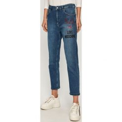 Love Moschino - Jeansy. Niebieskie jeansy damskie Love Moschino, s, z podwyższonym stanem. Za 959,90 zł.