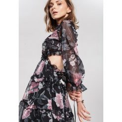 Czarna Sukienka Yeah Right. Czarne sukienki damskie other, s, z aplikacjami, eleganckie, z falbankami, bez rękawów, mini. Za 219,99 zł.