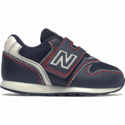 New Balance IZ996BB. Buciki niemowlęce New Balance, z materiału, bez zapięcia. W wyprzedaży za 99,99 zł.