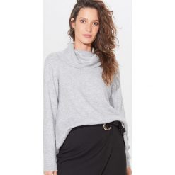 Sweter oversize z golfem - Jasny szary. Szare swetry damskie Mohito, s, bez wzorów, bez rękawów, bez kaptura. Za 119,99 zł.