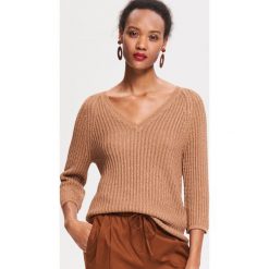 Sweter z rękawami 3/4 - Beżowy. Brązowe swetry damskie Reserved, s, bez wzorów, bez rękawów, bez kaptura. W wyprzedaży za 49,99 zł.