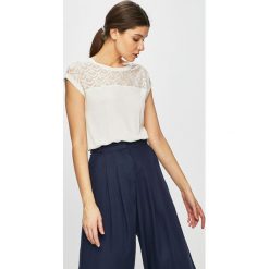 Only - Top. Białe bluzki damskie ONLY, s, bez wzorów, z poliesteru, casualowe, z okrągłym kołnierzem, bez rękawów. W wyprzedaży za 49,90 zł.