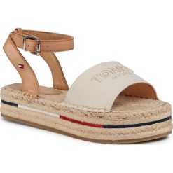 Espadryle TOMMY HILFIGER - Tropical Fade Opened Espadrille FW0FW04964 Ivory YBI. Brązowe espadryle damskie TOMMY HILFIGER, bez wzorów, ze skóry ekologicznej, bez obcasa. Za 359,00 zł.